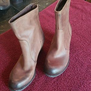 Crown Vintage ankle boots